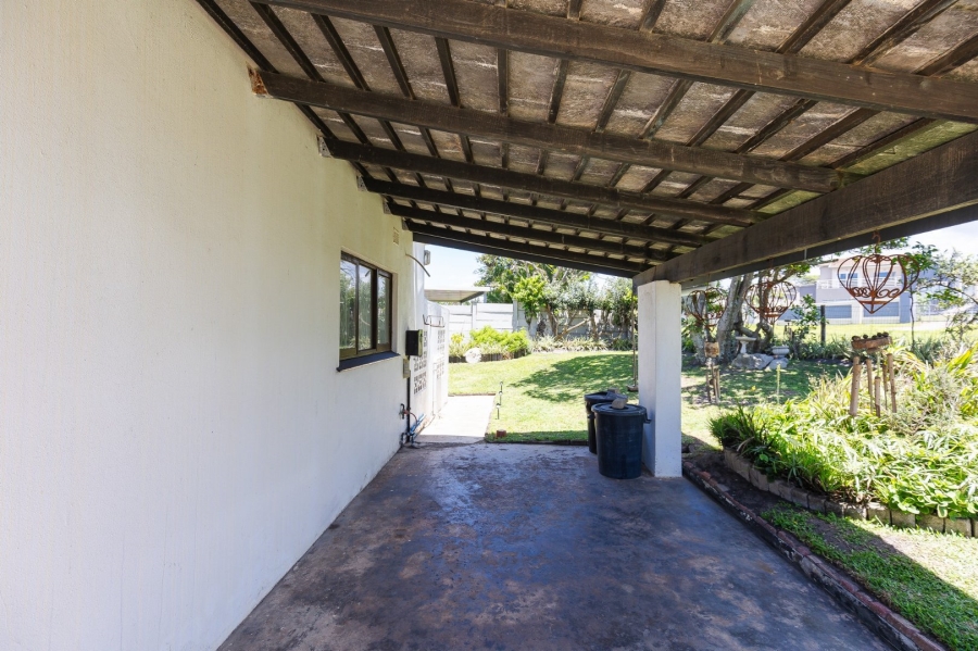 4 Bedroom Property for Sale in Uvongo KwaZulu-Natal