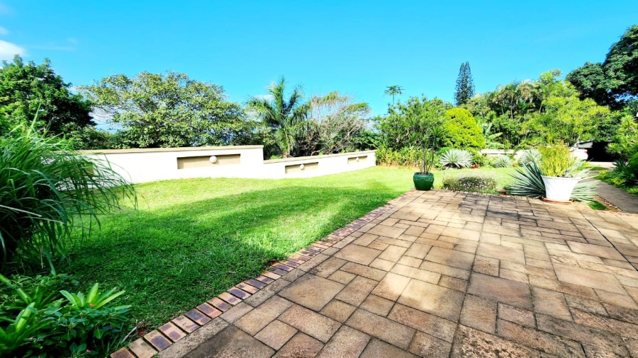 5 Bedroom Property for Sale in Umtentweni KwaZulu-Natal