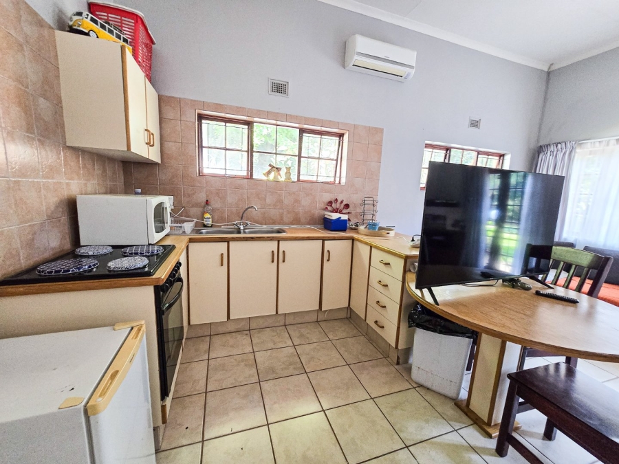 4 Bedroom Property for Sale in Umtentweni KwaZulu-Natal