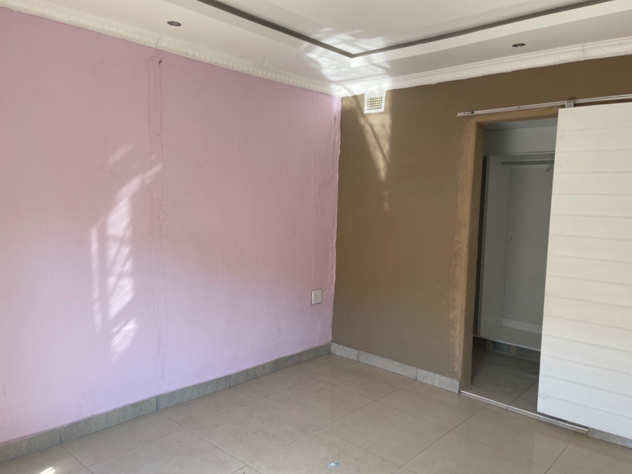 To Let 1 Bedroom Property for Rent in Umlazi N KwaZulu-Natal