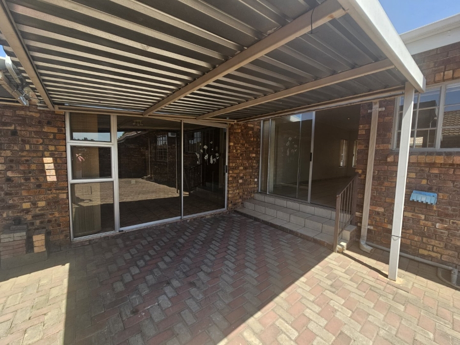 3 Bedroom Property for Sale in Huttenheights KwaZulu-Natal