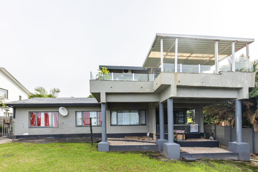 6 Bedroom Property for Sale in Uvongo KwaZulu-Natal