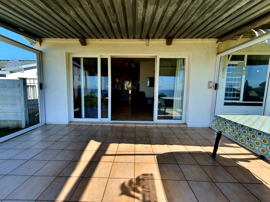 5 Bedroom Property for Sale in Sea Park KwaZulu-Natal