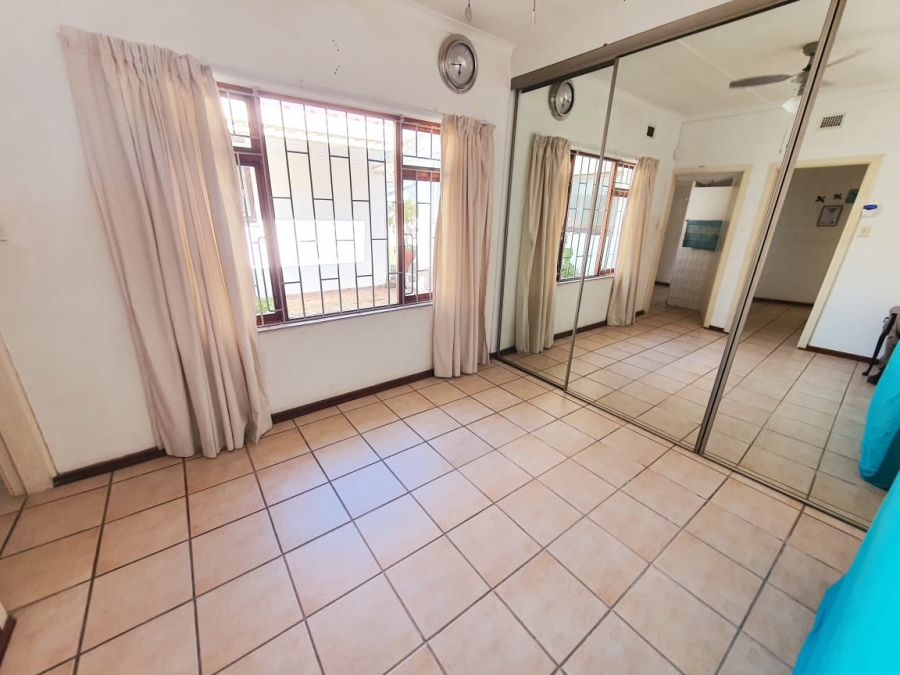 5 Bedroom Property for Sale in Sea Park KwaZulu-Natal