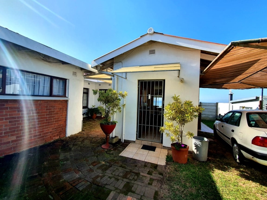 5 Bedroom Property for Sale in Sea Park KwaZulu-Natal