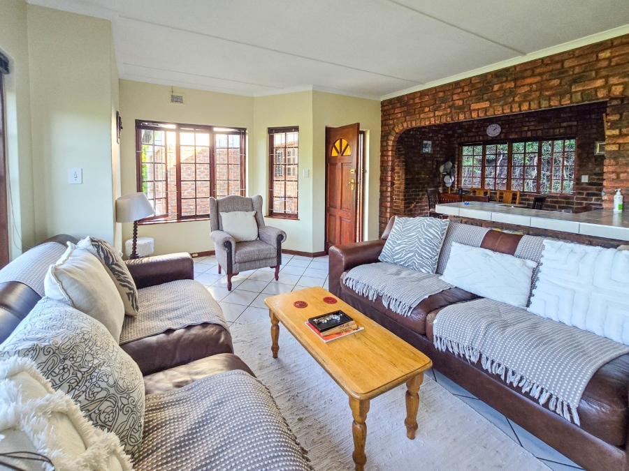 4 Bedroom Property for Sale in Umtentweni KwaZulu-Natal