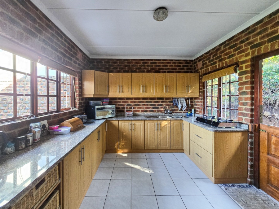 4 Bedroom Property for Sale in Umtentweni KwaZulu-Natal