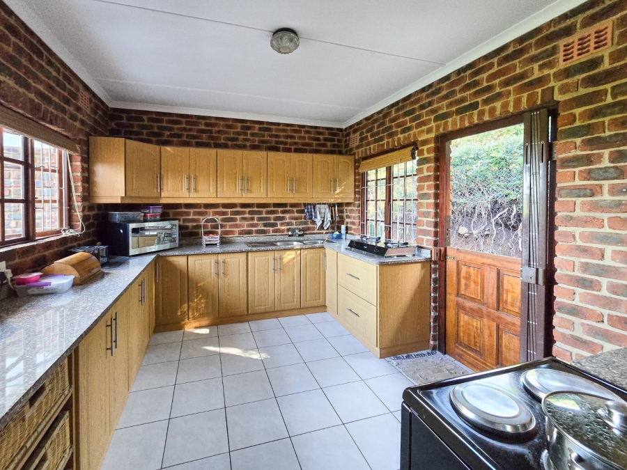 4 Bedroom Property for Sale in Umtentweni KwaZulu-Natal