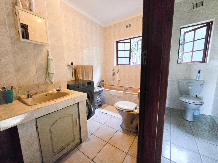 4 Bedroom Property for Sale in Umtentweni KwaZulu-Natal