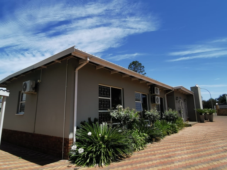 To Let commercial Property for Rent in Huttenheights KwaZulu-Natal