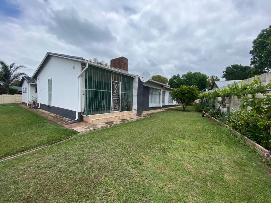 4 Bedroom Property for Sale in Huttenheights KwaZulu-Natal