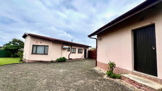 3 Bedroom Property for Sale in St Michaels On Sea KwaZulu-Natal