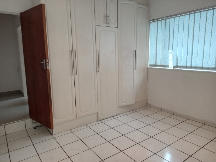 To Let 3 Bedroom Property for Rent in Raisethorpe KwaZulu-Natal