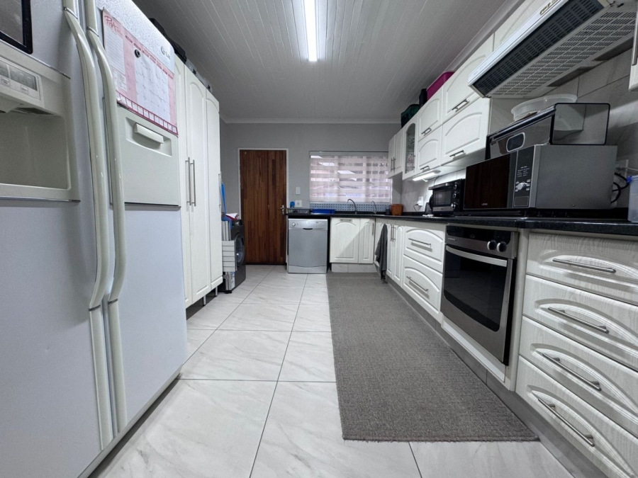 3 Bedroom Property for Sale in Huttenheights KwaZulu-Natal