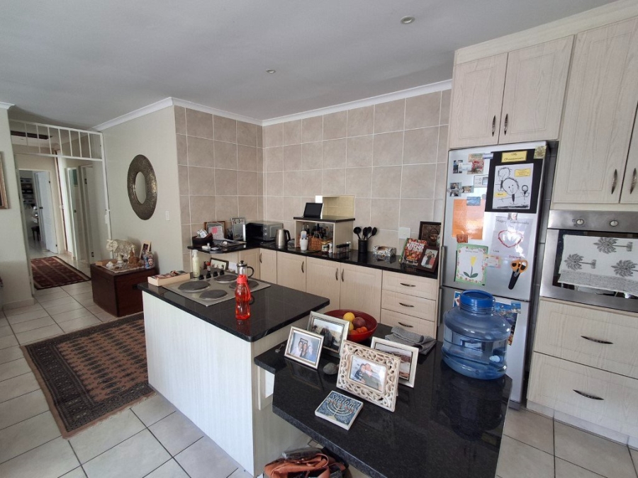 3 Bedroom Property for Sale in Uvongo KwaZulu-Natal