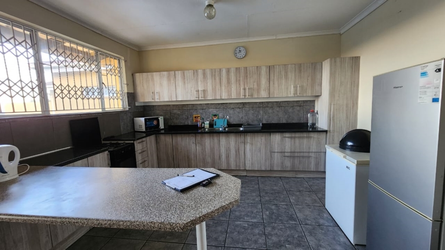 4 Bedroom Property for Sale in Oslo Beach KwaZulu-Natal