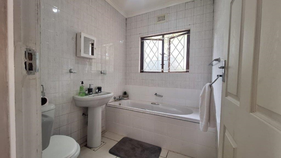 2 Bedroom Property for Sale in Marina Beach KwaZulu-Natal