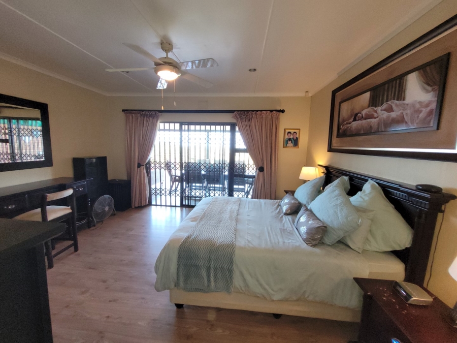 9 Bedroom Property for Sale in Anerley KwaZulu-Natal