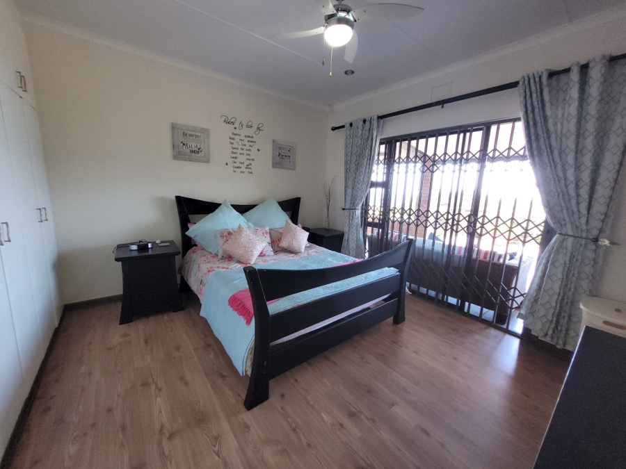 9 Bedroom Property for Sale in Anerley KwaZulu-Natal