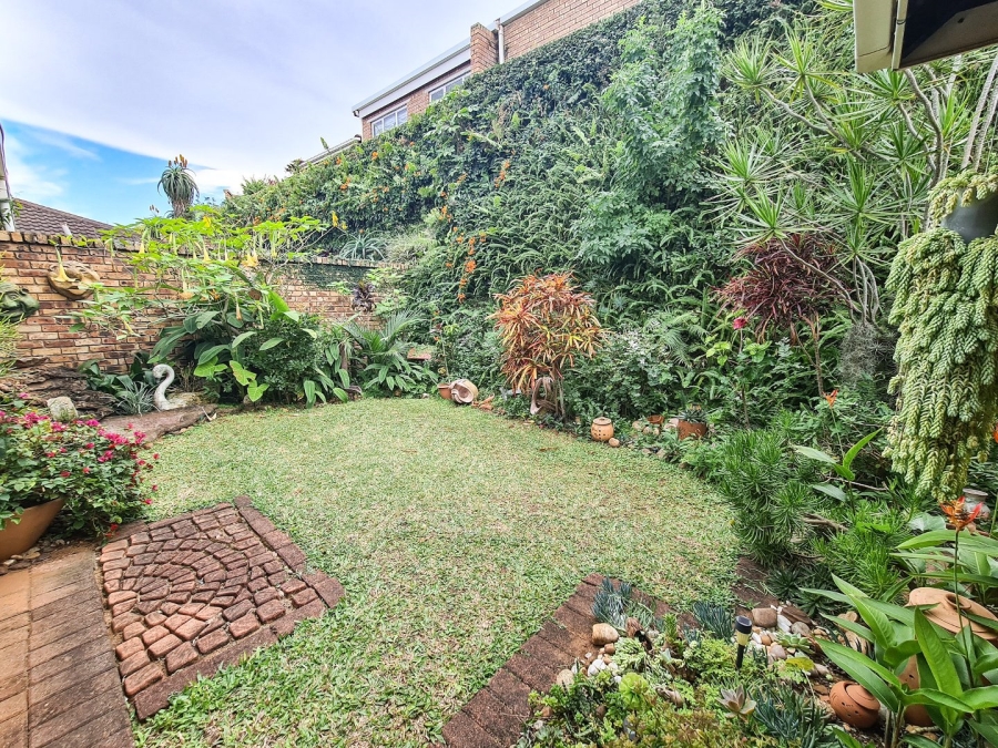 2 Bedroom Property for Sale in Uvongo KwaZulu-Natal