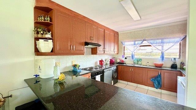 4 Bedroom Property for Sale in St Michaels On Sea KwaZulu-Natal