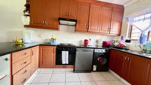 4 Bedroom Property for Sale in St Michaels On Sea KwaZulu-Natal