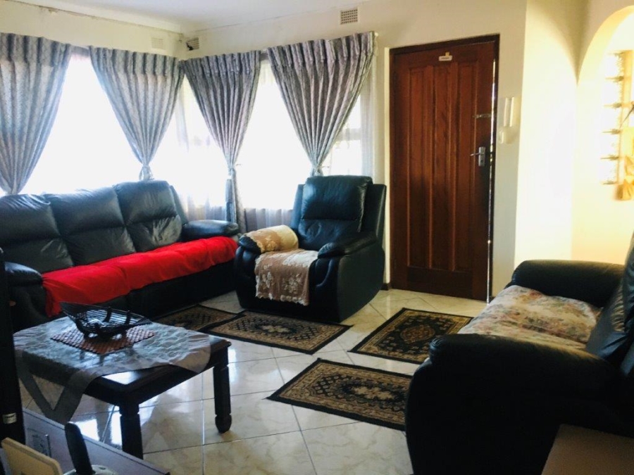 5 Bedroom Property for Sale in Marburg KwaZulu-Natal