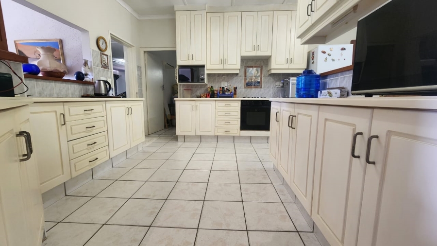 4 Bedroom Property for Sale in Umtentweni KwaZulu-Natal