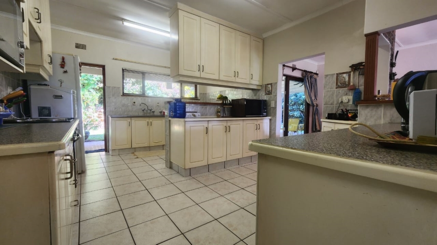 4 Bedroom Property for Sale in Umtentweni KwaZulu-Natal