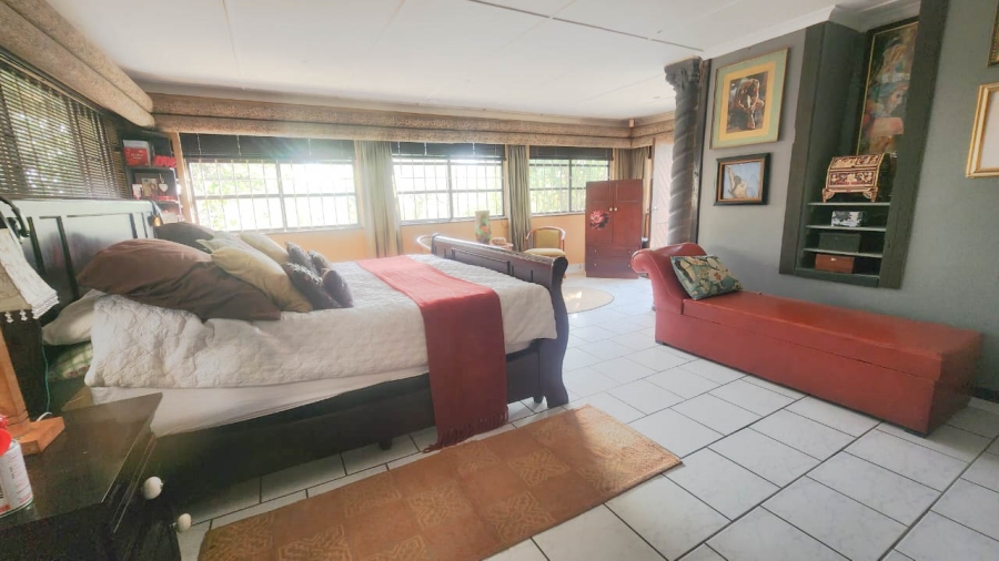 5 Bedroom Property for Sale in Sea Park KwaZulu-Natal