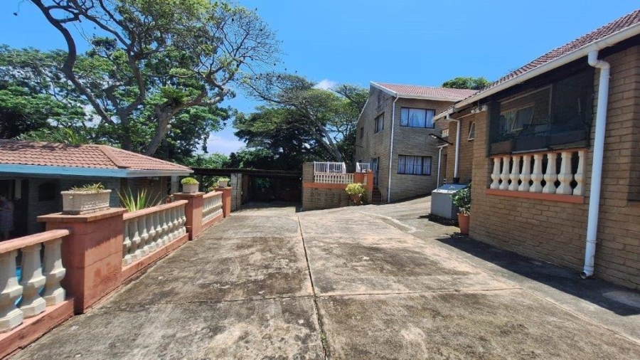 6 Bedroom Property for Sale in Southport KwaZulu-Natal