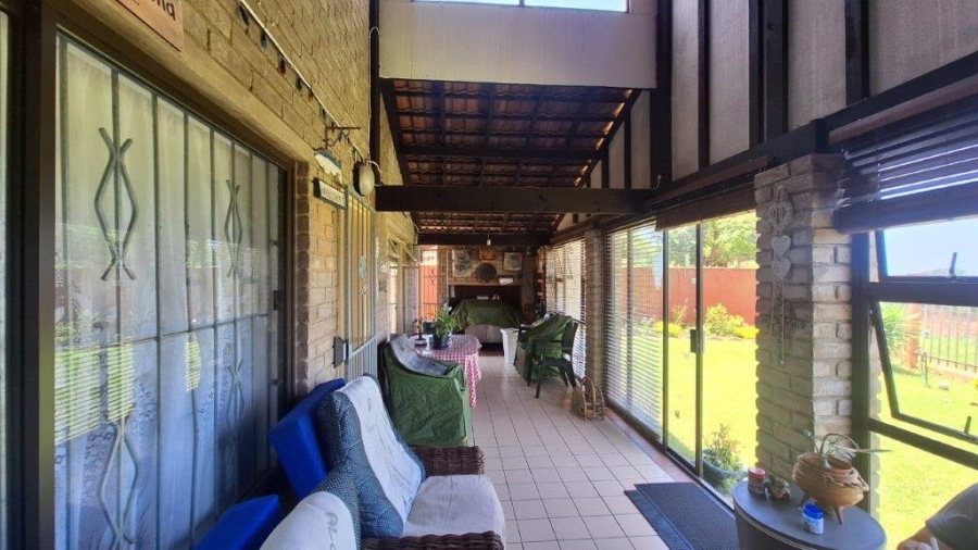 6 Bedroom Property for Sale in Southport KwaZulu-Natal