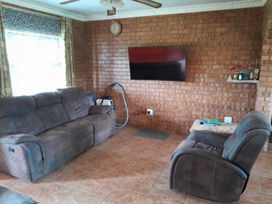 3 Bedroom Property for Sale in Umzinto KwaZulu-Natal