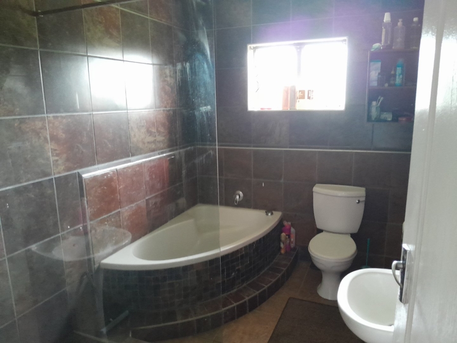 3 Bedroom Property for Sale in Umzinto KwaZulu-Natal