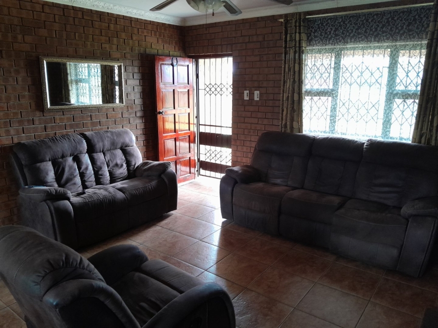 3 Bedroom Property for Sale in Umzinto KwaZulu-Natal