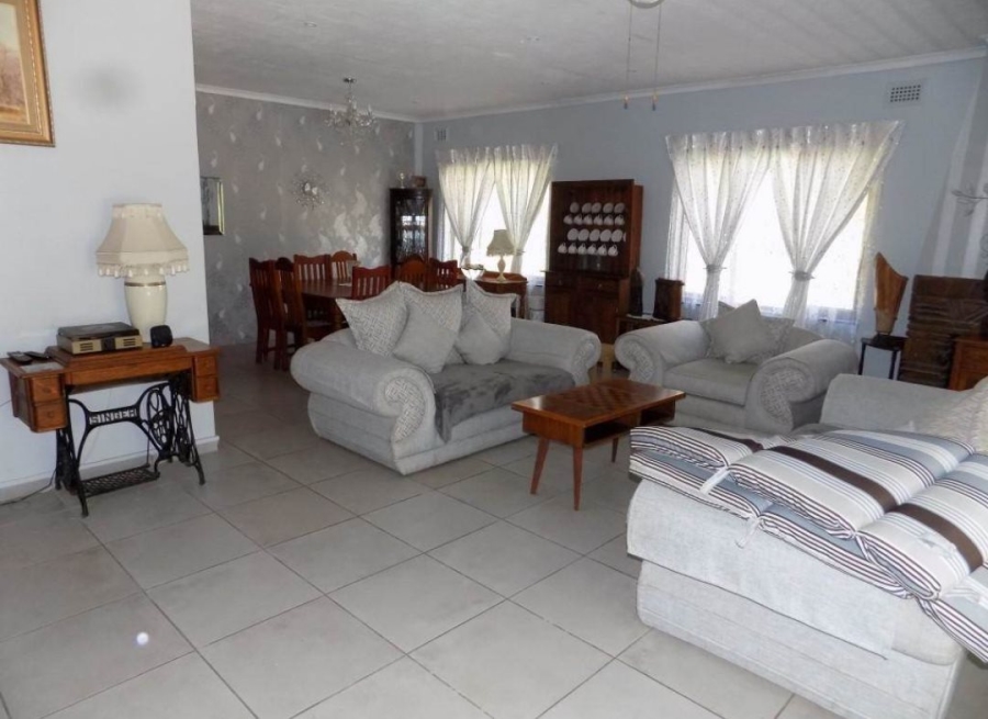 4 Bedroom Property for Sale in Umtentweni KwaZulu-Natal