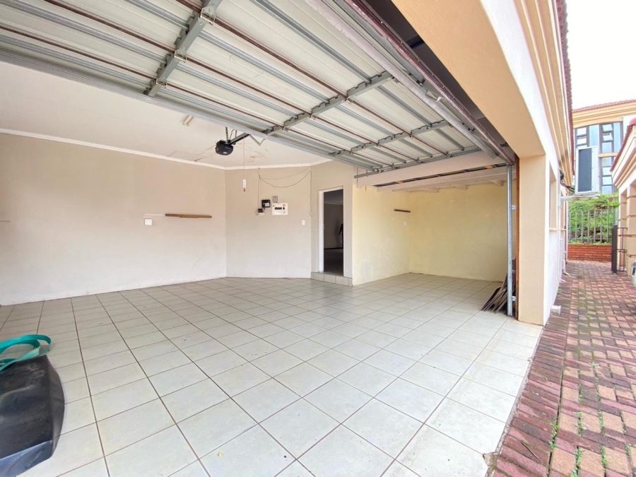 2 Bedroom Property for Sale in Signal Hill KwaZulu-Natal