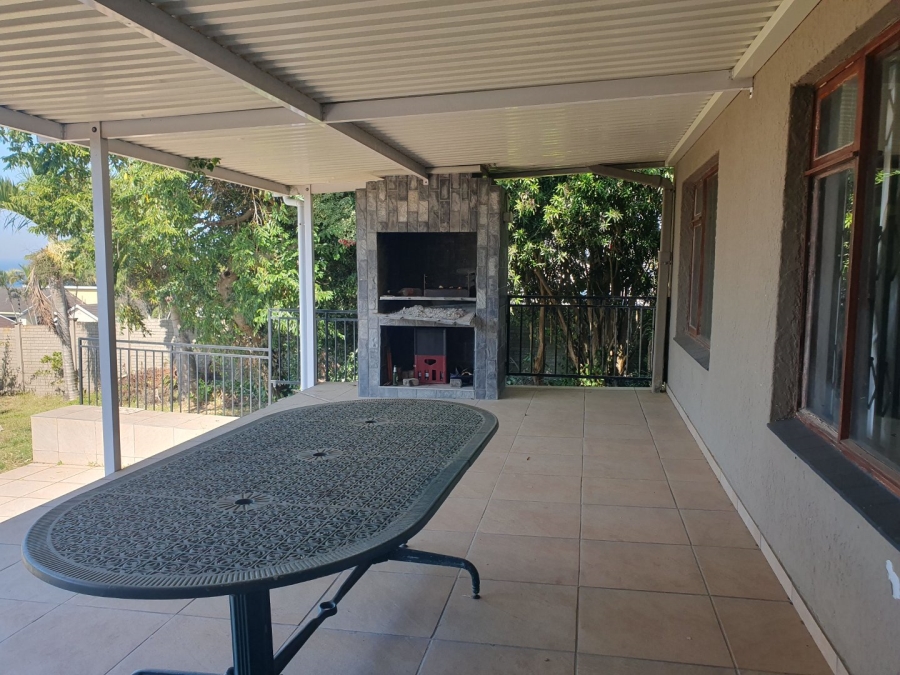 4 Bedroom Property for Sale in Hibberdene KwaZulu-Natal