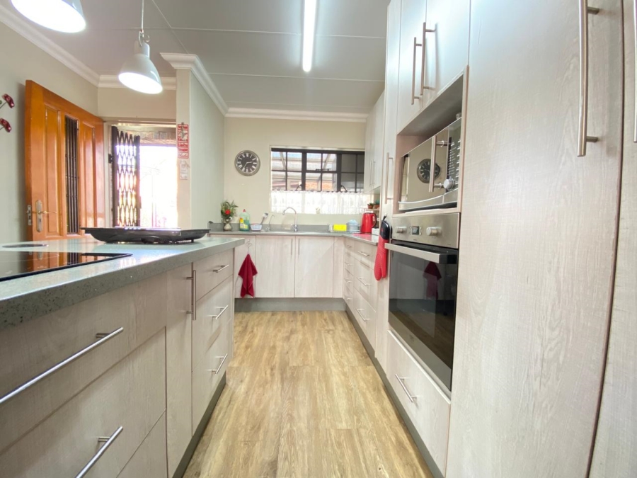 2 Bedroom Property for Sale in Newcastle KwaZulu-Natal