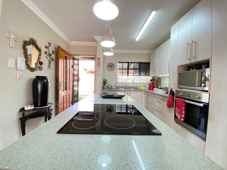 2 Bedroom Property for Sale in Newcastle KwaZulu-Natal