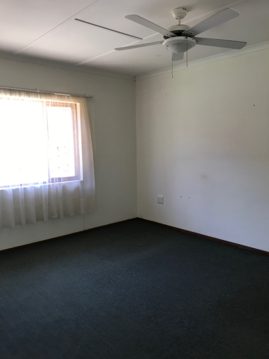 To Let 2 Bedroom Property for Rent in Trafalgar KwaZulu-Natal