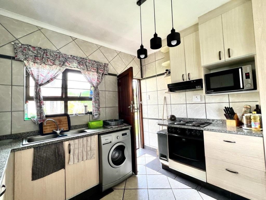 4 Bedroom Property for Sale in St Michaels On Sea KwaZulu-Natal