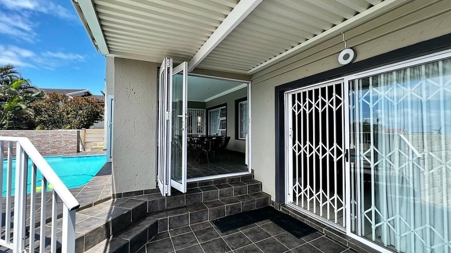 5 Bedroom Property for Sale in St Michaels On Sea KwaZulu-Natal