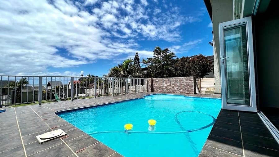 5 Bedroom Property for Sale in St Michaels On Sea KwaZulu-Natal