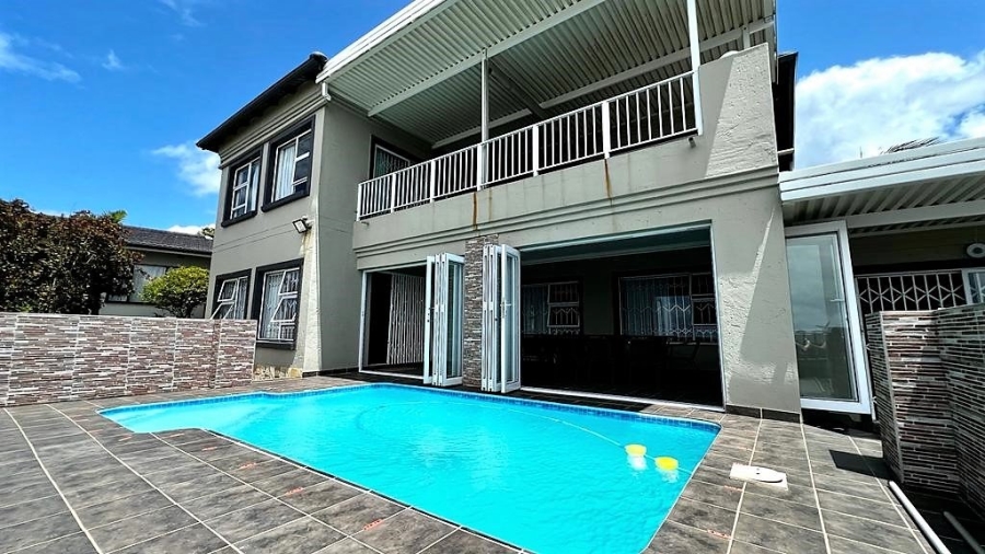 5 Bedroom Property for Sale in St Michaels On Sea KwaZulu-Natal