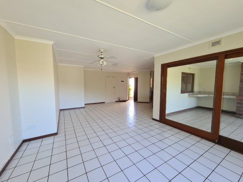 3 Bedroom Property for Sale in Uvongo KwaZulu-Natal