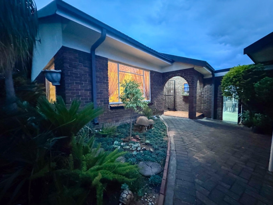 4 Bedroom Property for Sale in Aviary Hill KwaZulu-Natal