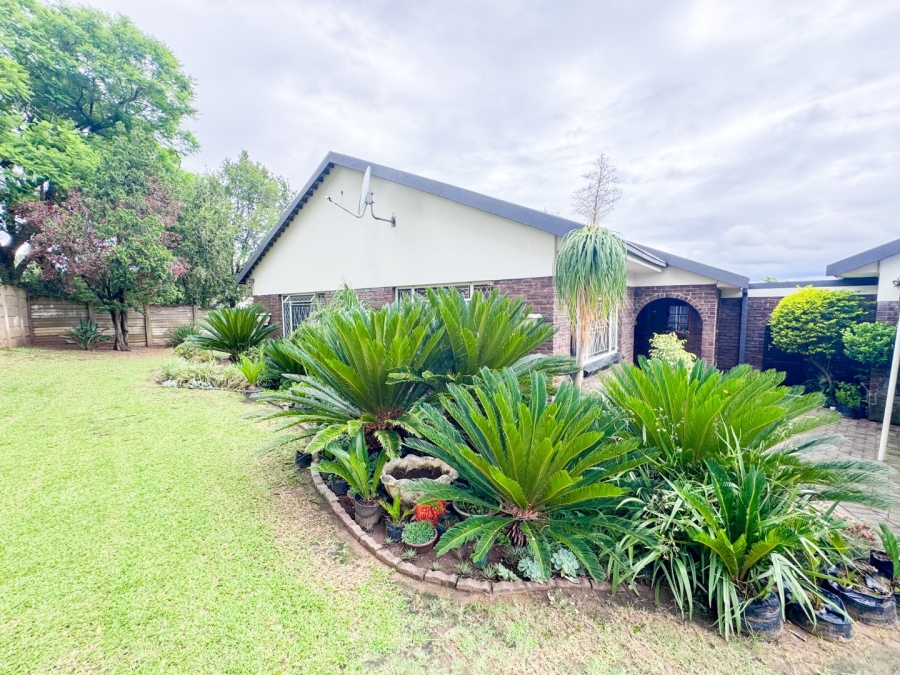 4 Bedroom Property for Sale in Aviary Hill KwaZulu-Natal