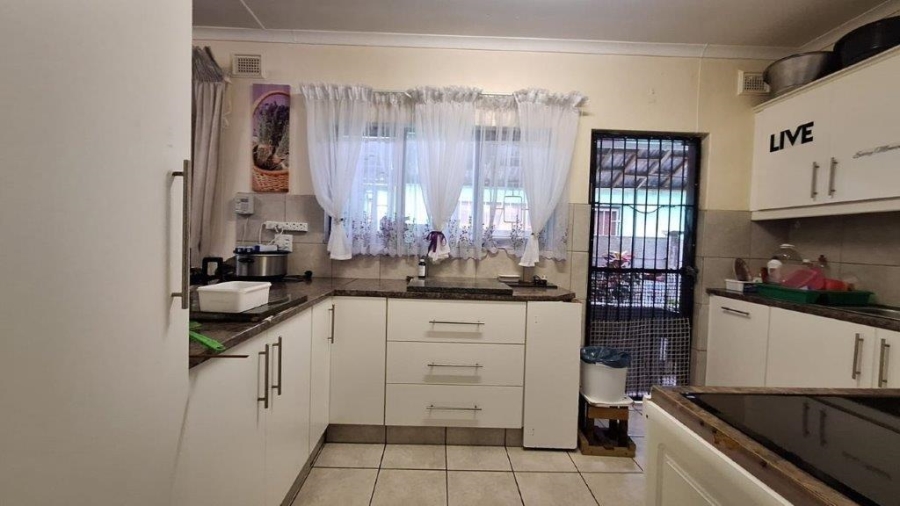 2 Bedroom Property for Sale in Sunwich Port KwaZulu-Natal