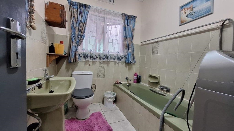 2 Bedroom Property for Sale in Sunwich Port KwaZulu-Natal